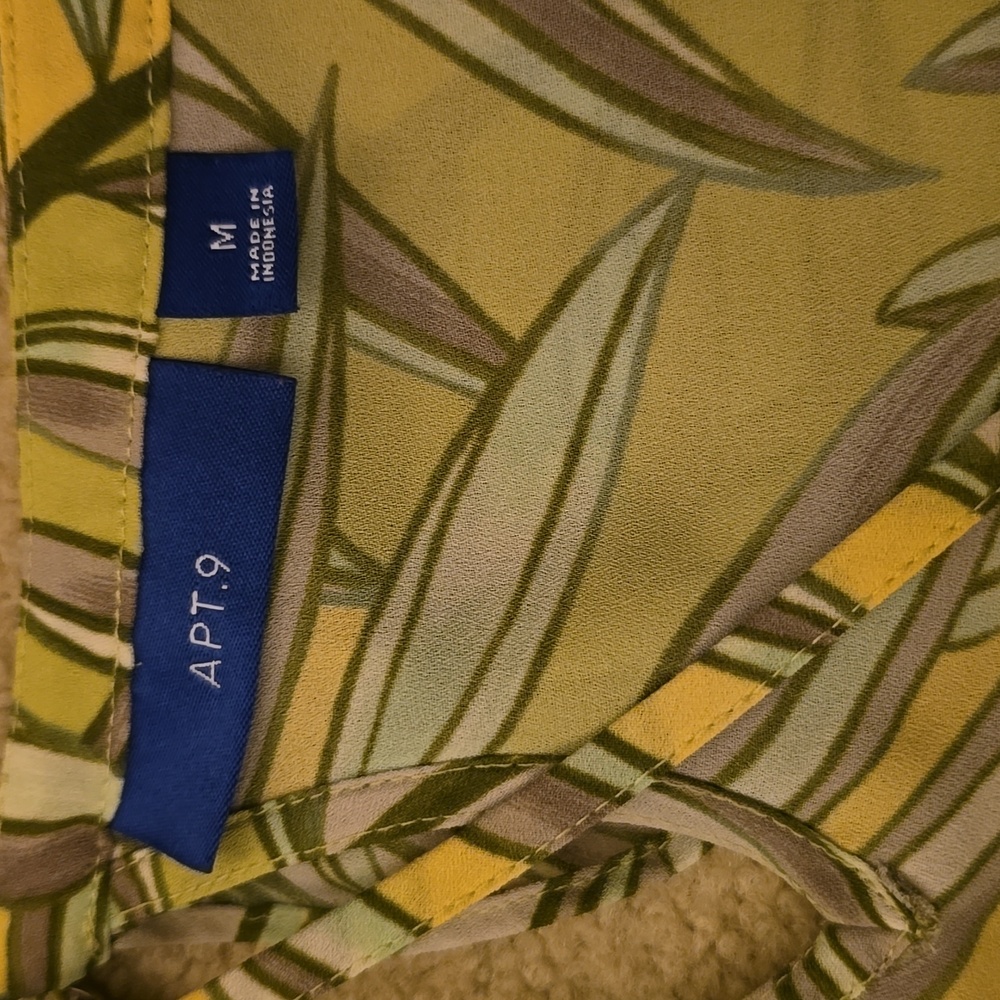 Apt. 9 Tropical print halter style cold shoulder top - Picture 8 of 8